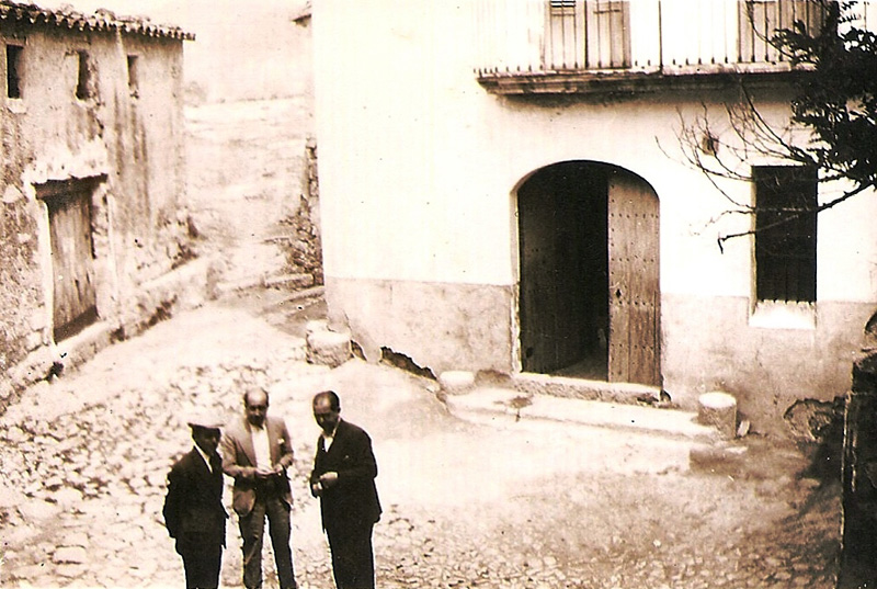 Siurana: A la Plaça, Ca l’Hereu, 1930