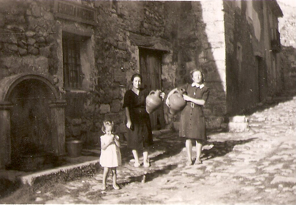 Siurana: Carrer Major, Font i Escola, 1942