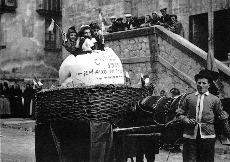 Carrossa del carnaval de Cornudella de Montsant (1919)