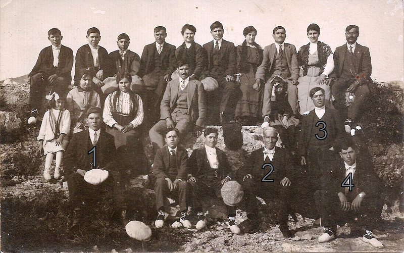 Grup a la sortida de Missa, Jubileu Siurana 1917